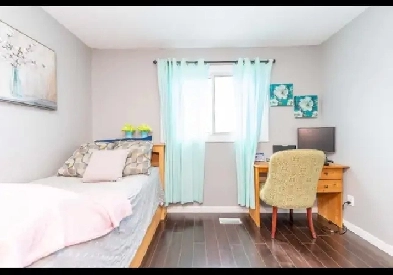 Private room available on Main Floor available from 1st Aug @ Hu