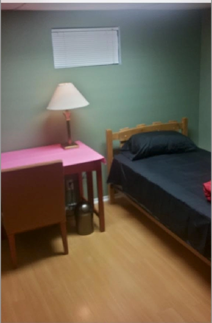 FURNISHED ROOM BY UTSC/ CENTENNIAL COLLEGE