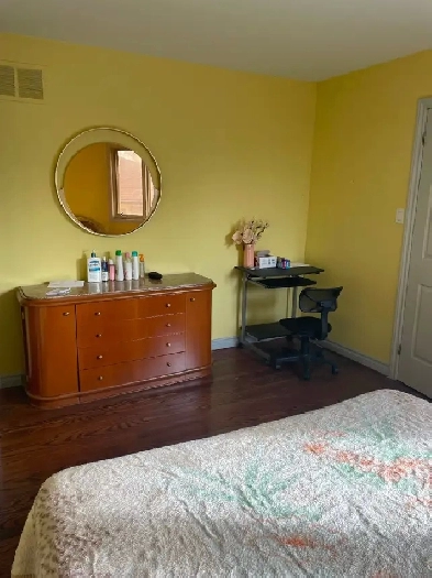Room for rent in large home at Yonge & Finch. Near Subway