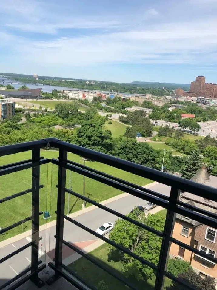 Downtown - Huge 1 Bed with Stunning View