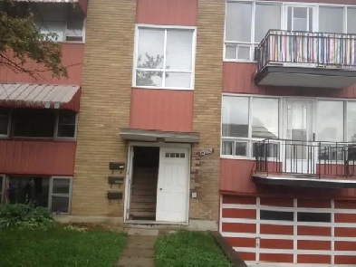 Alta Vista Sep. 3 bed. walking to General H, train yards Triplex