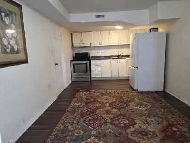 Westway Village Living(Basement)