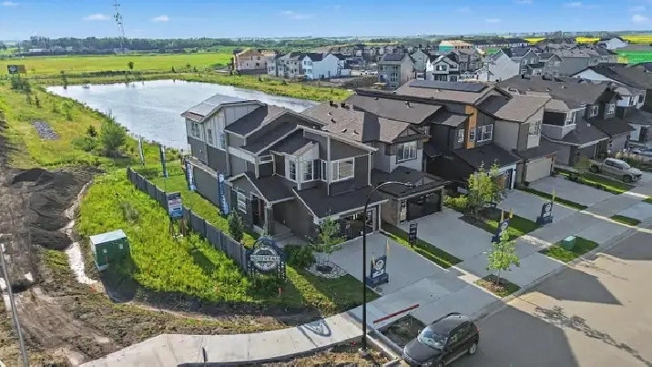Showhome! St.Albert 4 Bed 3.5 Bath UPGRADES! 10/10