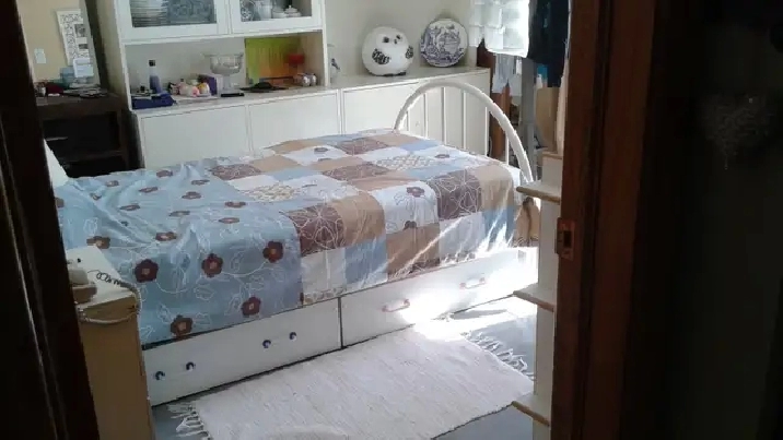 Chambre St-Jérôme meublé avec literie et frigo