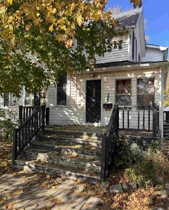 Large, Family-Friendly Apartment for Lease – $1,595 Inclusive