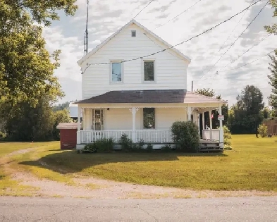 3 Bedroom Farmhouse – 14 George Street Webbwood
