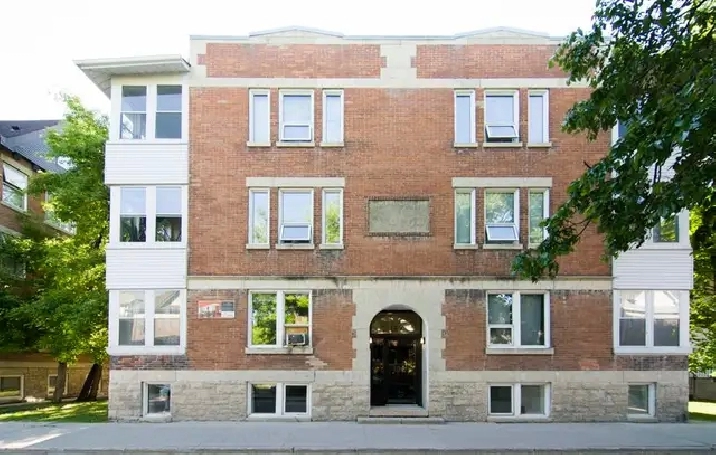 149 Langside - 2 BR available Sept 1st
