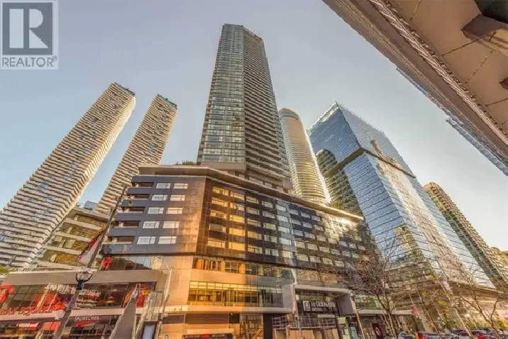 2 BDRM Den-65 Bremner Blvd. Toronto ON, M5J 0A7