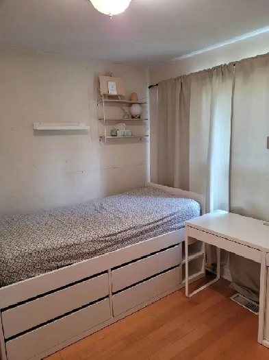 Private Furnished Room for Female Student/Working $750