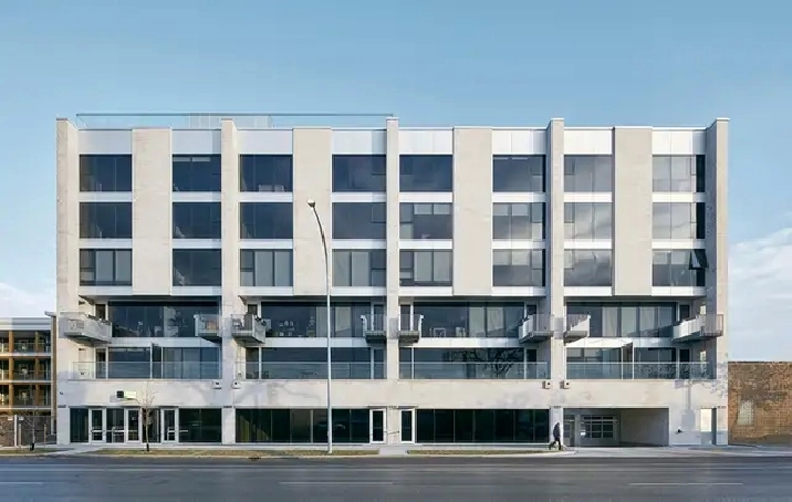 Centrally Located Modern Suite, Loaded with Features!
