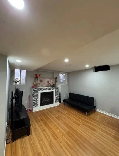 FULLY FURNISHED LEGAL BASEMENT