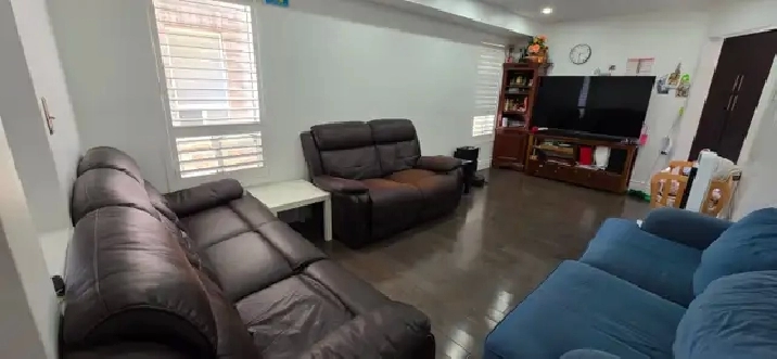 4 bed 2.5 bath House for lease