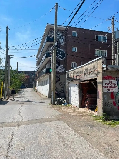 Garage À louer – métro PIE IX