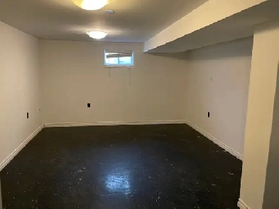 One bedroom Basement Aprtment in Aurora!