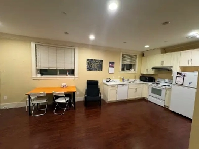Prime Vancouver 2-Bedroom Suite – Steps to Canada Line SkyTrain