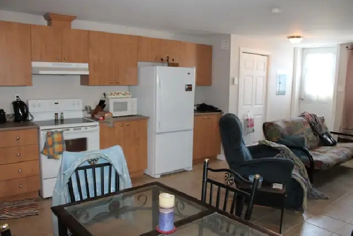 Cowansville - GRAND 3 ½ demi sous-sol 750 $