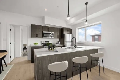 SPACIOUS 3 Bedroom Apartment! Available September 1st!