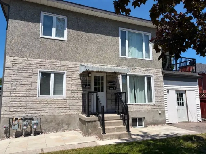 2 bedroom apt. in Overbrook parking included August 1st