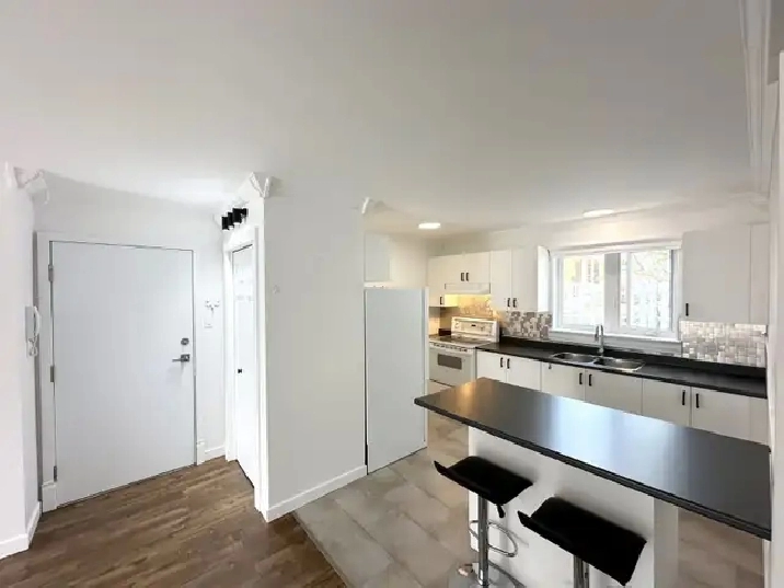 Condo de 2 chambres disponible dès maintenant