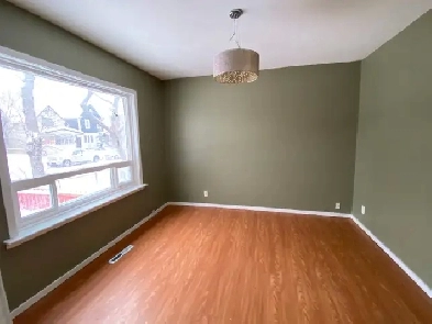 Remodeled Fully Renovated Huge 05 bedrooms House   Utilit. ASAP
