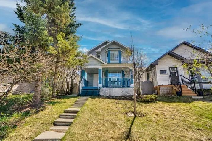 Renovated with 3 2 bedrooms double garage,3.5 baths Only $570k