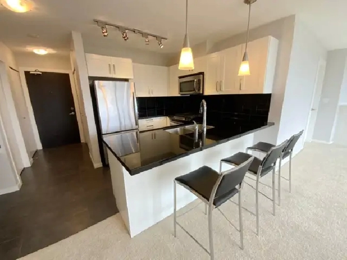 Brentwood Park Area Furnished 2-Bedroom Condo Unit for Rent!
