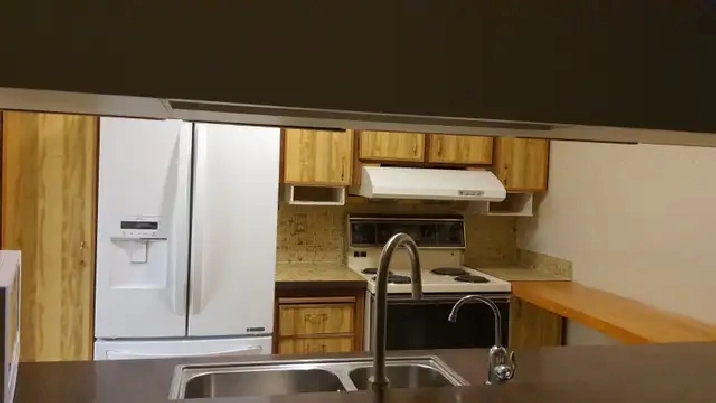 One bedroom apartment ,good location available August 1