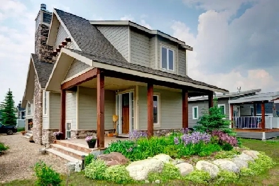 PRICE DROP! MODERN GHOST LAKE HOME FOR SALE IN COTTAGE CLUB