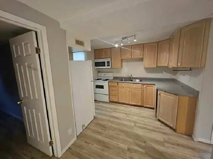 2 Bedroom Basement Apartment of House in New Sudbury