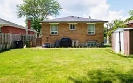Gorgeous one private room is available in Scarborough August 1
