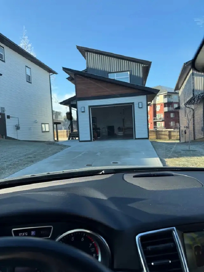 Available September 1 – Modern 3-Beds, 2.5-Bath For Rent
