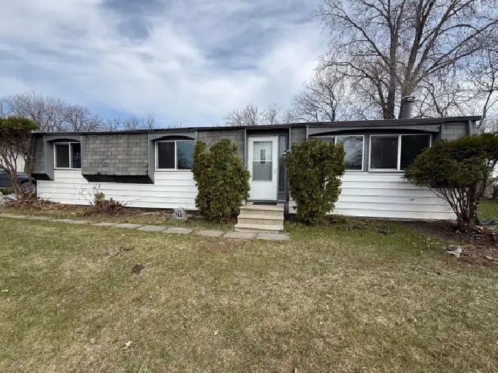 3 bedroom 1  bath house for rent in Oakbank