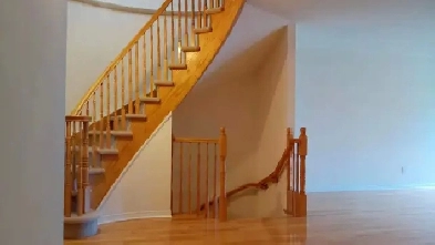 Beautiful 3-Bedroom Townhouse for rent in Kanata Lakes