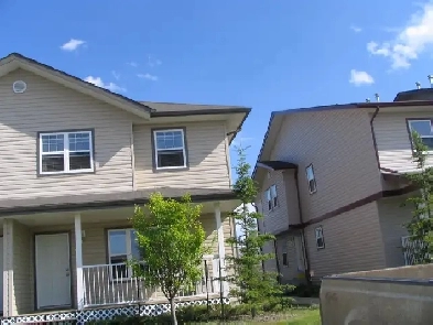 Huge Master Bedroom in Timberlea Townhouse for Rent