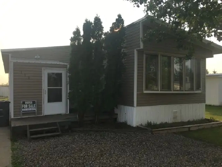 Affordable 4-Bed Family Home with Prairie Views – Caronport, SK