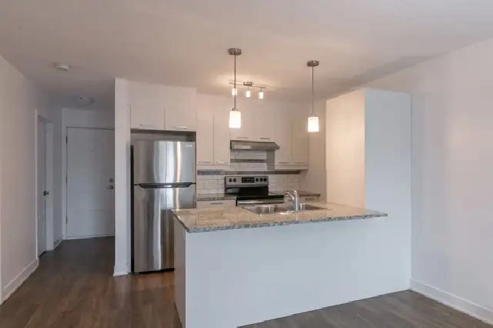 renovated 1-bed apartment, Greenfield Park, Sept 1st - ID 3378