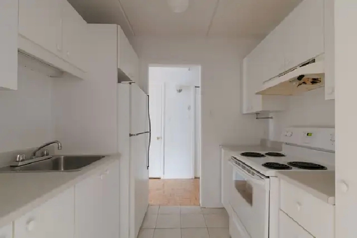 modern 1-bed apartment, Saint-Lambert, Sept 1 - ID 4631