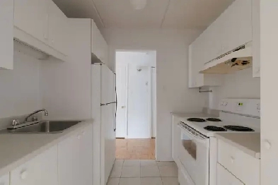 modern 1-bed apartment, Saint-Lambert, Sept 1 - ID 4631