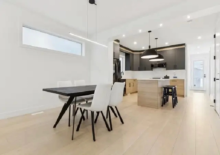 Private/Sharing rooms available near Sheridan college campus