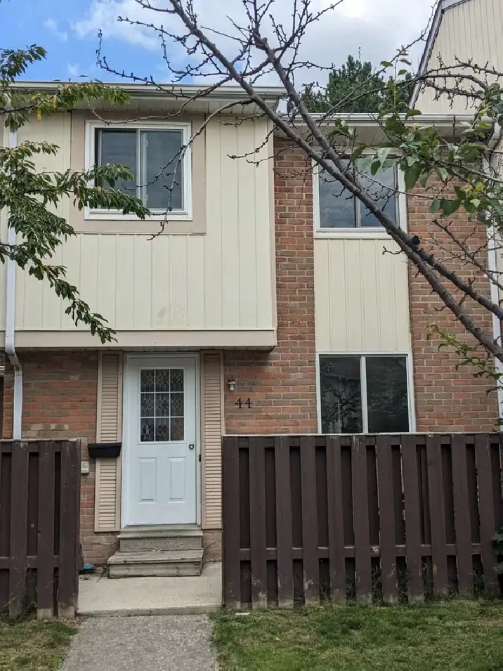 Student House for Rent. Live a 10 Min Walk from UTM!