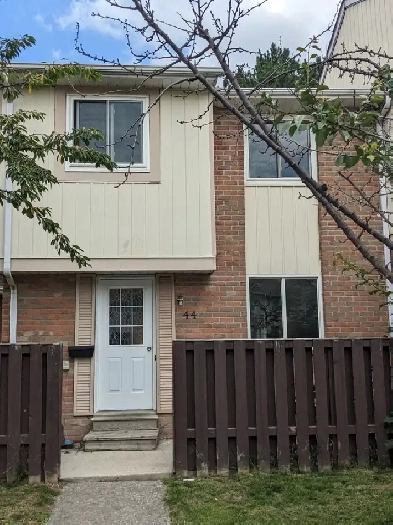 Student House for Rent. Live a 10 Min Walk from UTM!