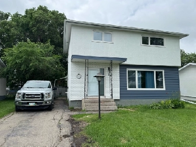 4Bed 2.5Bath House For Rent In Westwood