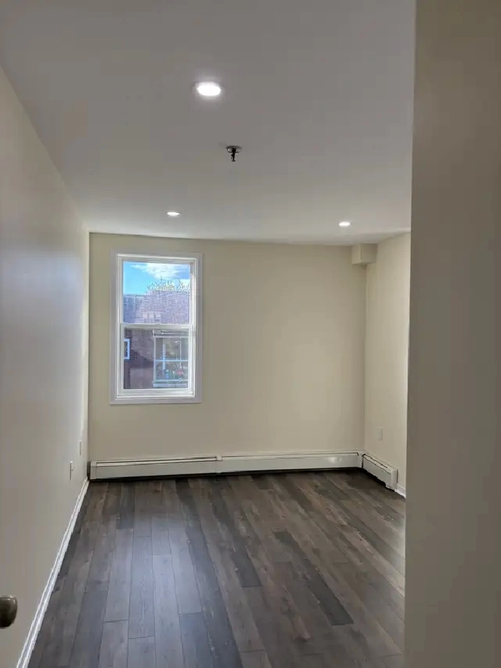 Renovated 1BR - 249 Windmill Unit 534 - Oct 1st - Heat/Water/PK
