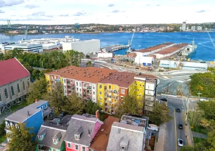 25-045 Fabulous furnished condo on Nora Bernard Street