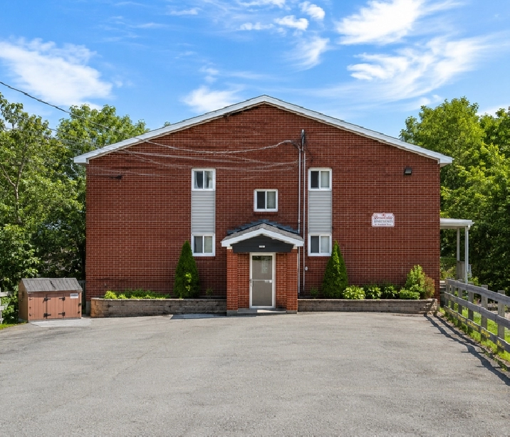 McFatridge  - Renovated 1 bedroom apartment available now