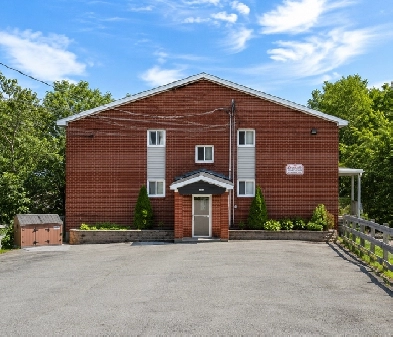 McFatridge  - Renovated 1 bedroom apartment available now