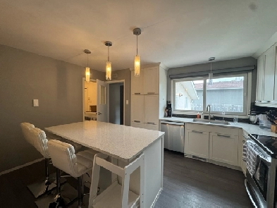 3.5Bed 3Bath House For Rent In Sturgeon Creek