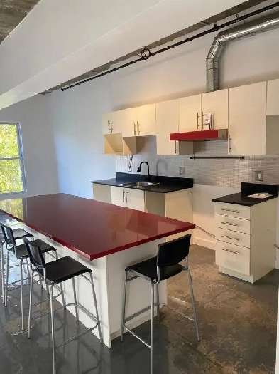 Condo3.1/2 stationnement intérieur1950$/ Condo 3 1/2 with garage