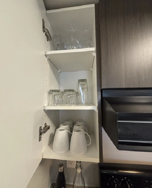 Luxury 1BR Downtown Toronto | Fully Furnished| Short Term Rental