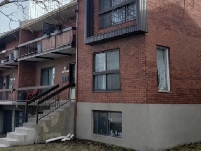 Ahuntsic André Grasset 4 plex béton 41/2 style condo garage